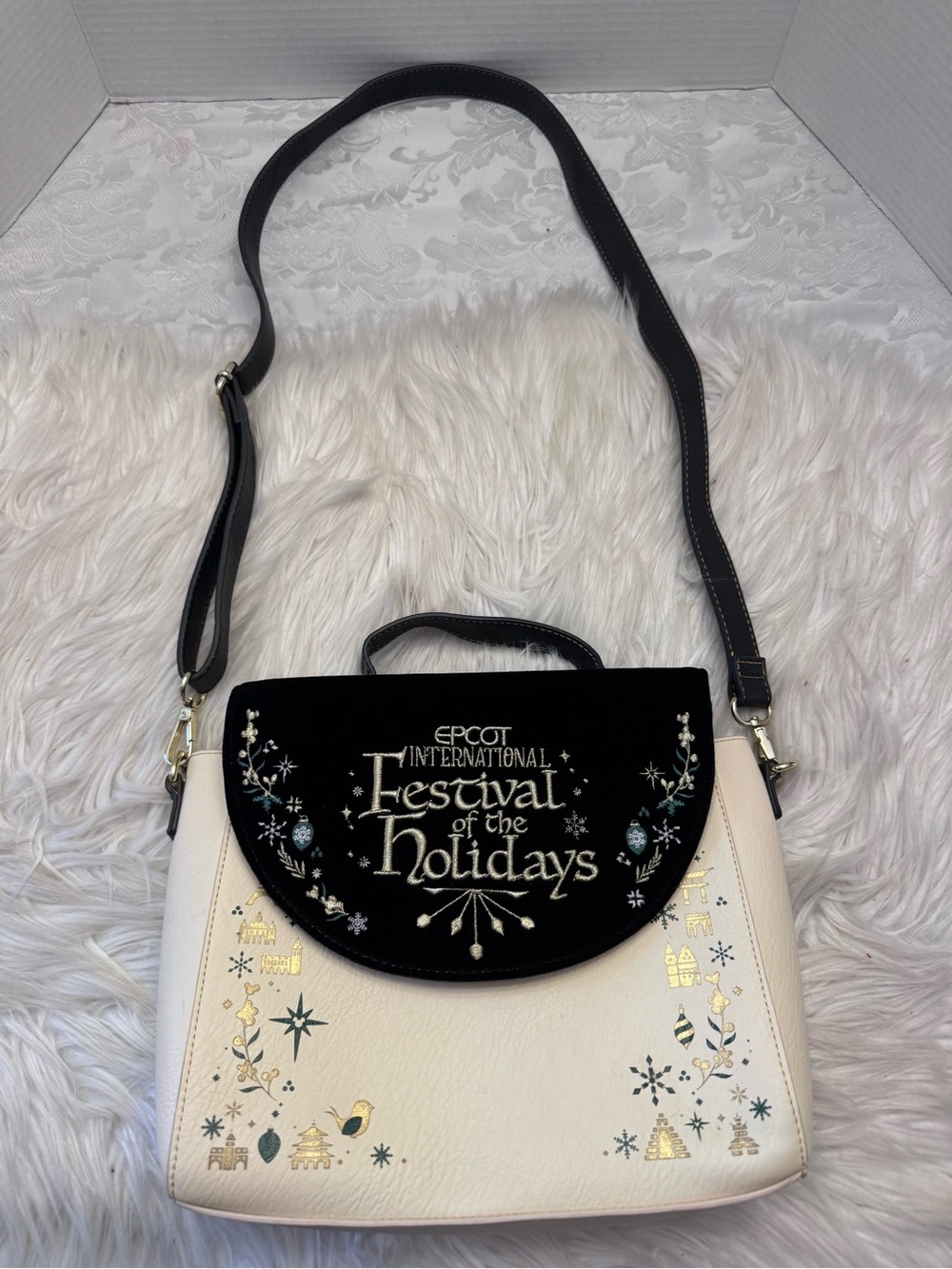 Disney Loungefly Epcot International Festival Of The Holidays 2023 Crossbody Bag